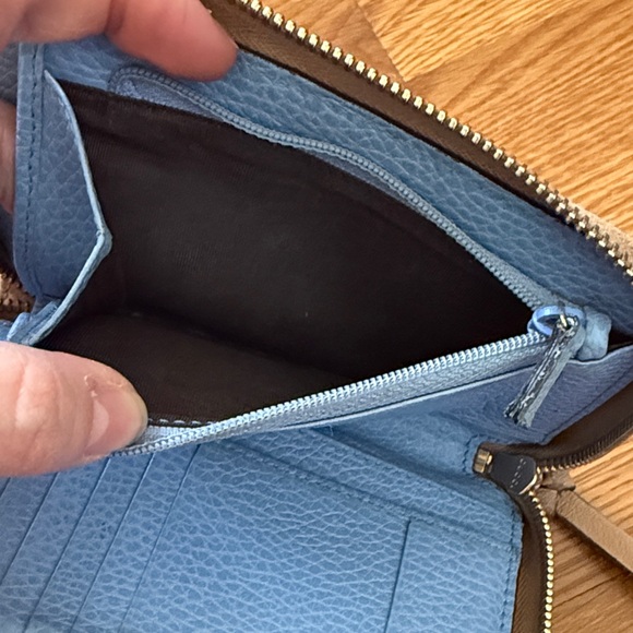 Gucci Tan Leather Wallet - Picture 10 of 11